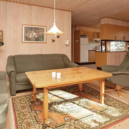 펜션 Three-bedroom Holiday In 13