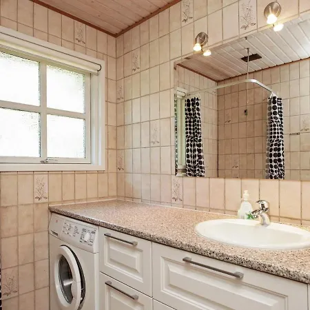 펜션 Three-bedroom Holiday In 13