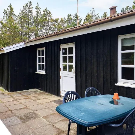 Three-bedroom Holiday In 13