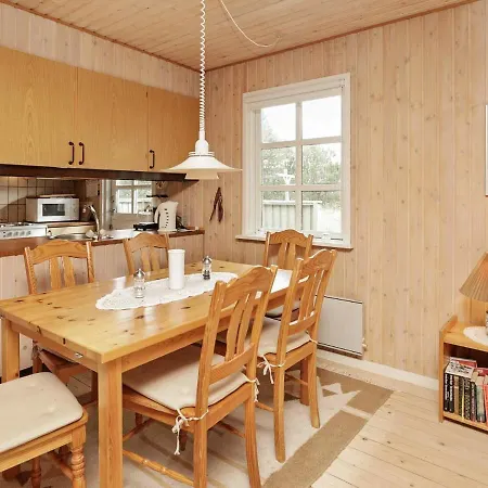 펜션 Three-bedroom Holiday In 13